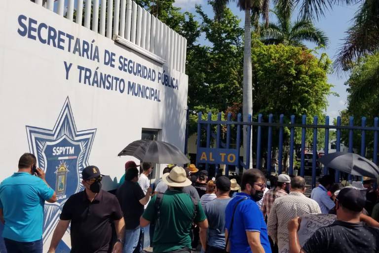 Policías municipales acusan al Gobierno de Culiacán de condicionar su quincena