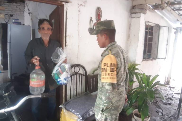 Ejército apoya a comunidad de Culiacán, Angostura y Elota afectadas por las lluvias