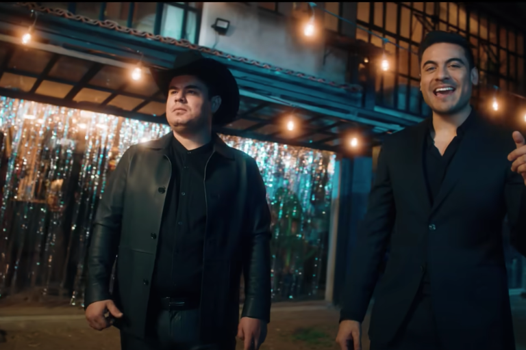 ‘Tu amor es mío’, es el tema que une a Alfredo Olivas y Carlos Rivera