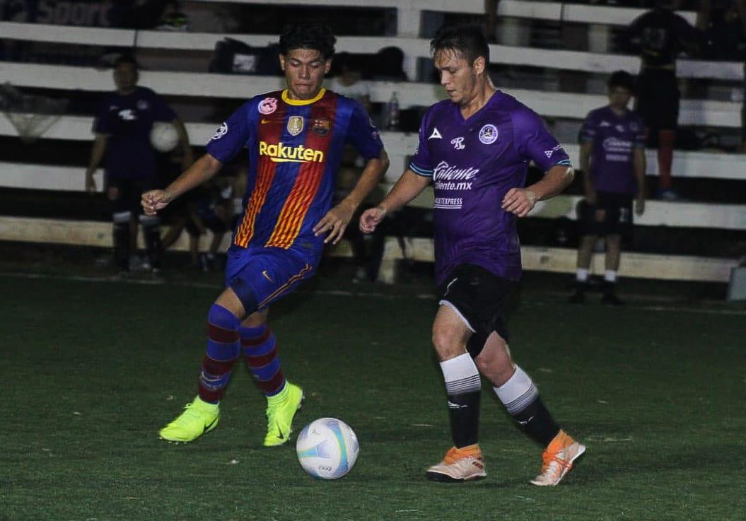 $!Datemex mantiene su invicto en la Liga de Futbol de Medios de Comunicación
