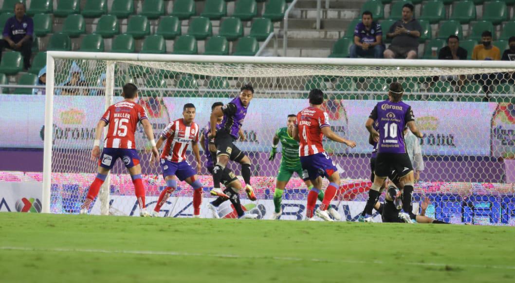 $!¡Mazatlán está peleado con el triunfo! Empata en casa ante el San Luis