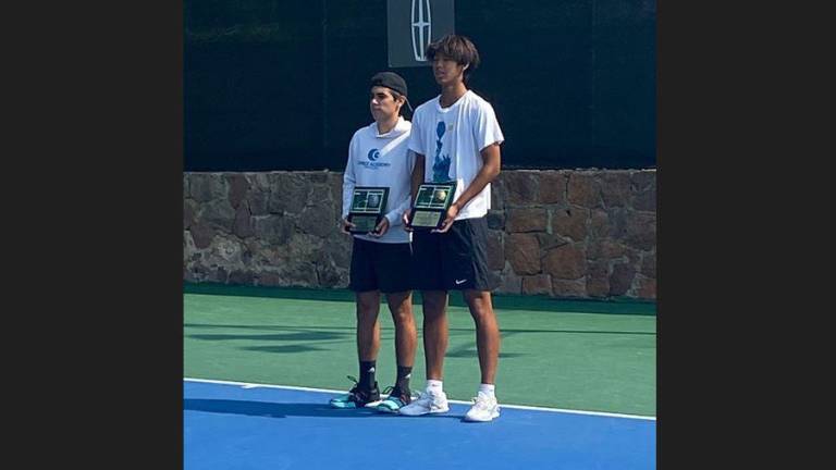 Álvaro García y Yi Zhou durante la premiación.