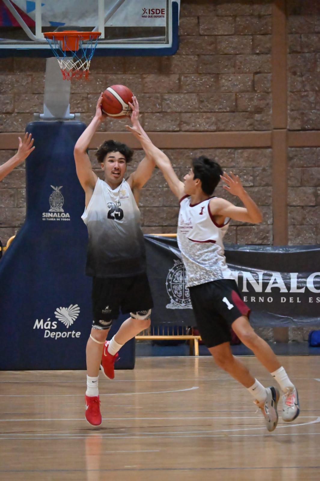 $!Divide Selección Mazatlán triunfos con Ahome, en el estatal de baloncesto