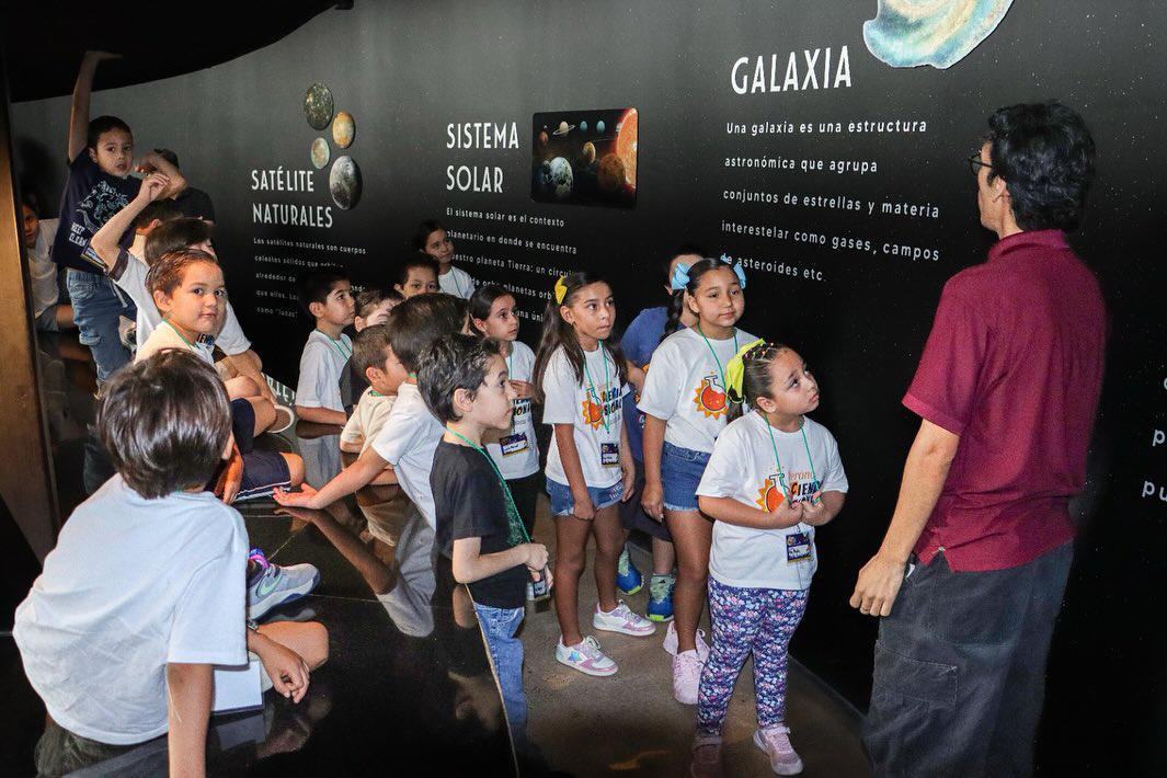 $!Los talleristas los llevaron el fascinante mundo de la ciencia.