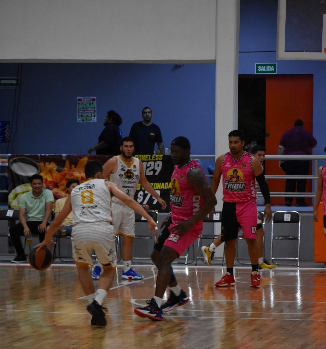 $!Piratas Basketball regresa a casa con la serie en desventaja