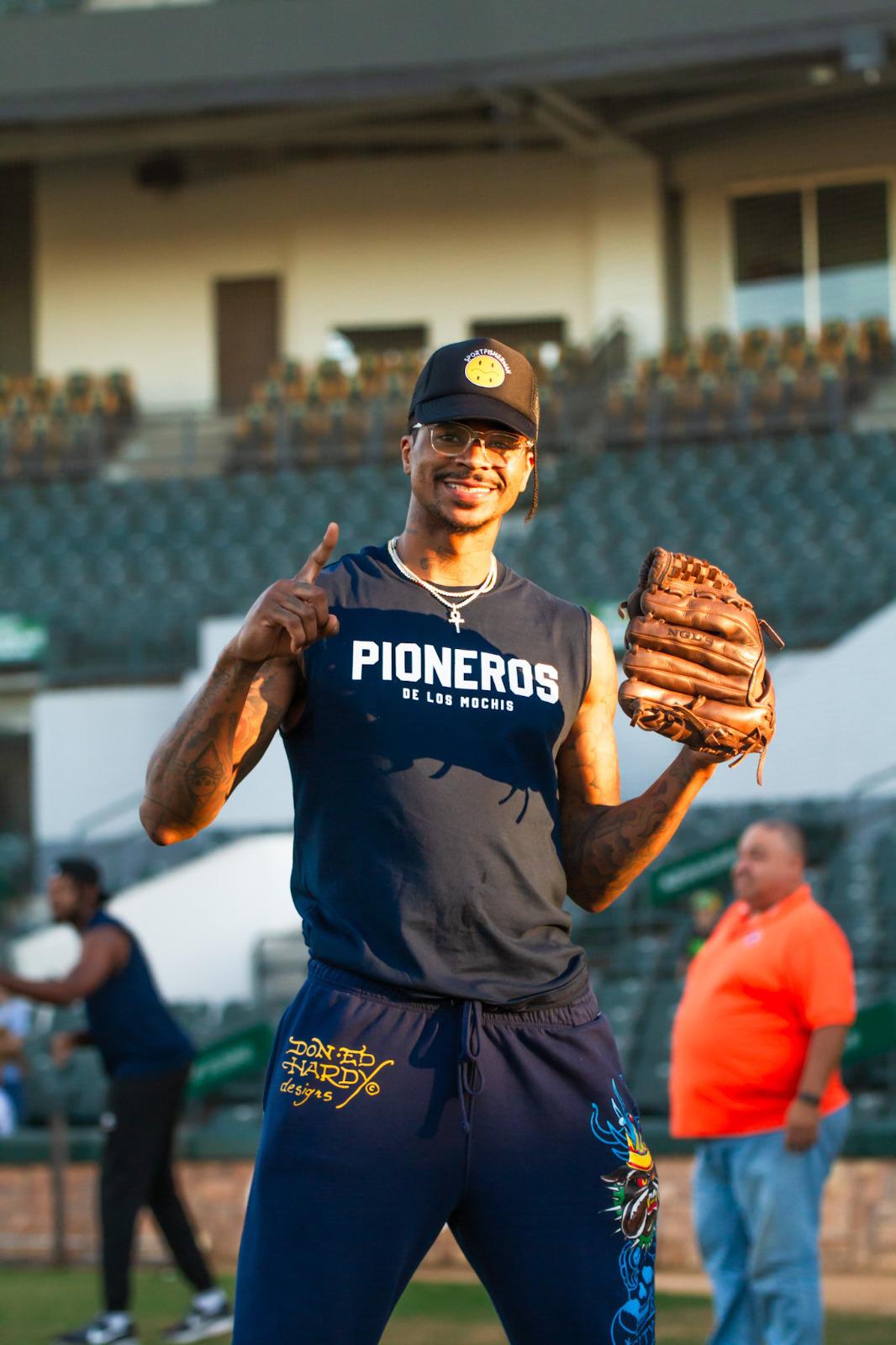 $!Pioneros de Los Mochis invade el Chevron Park