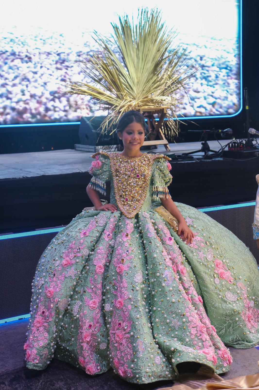 $!Escuinapa se llena de alegría con la coronación de Mía I, reina infantil de las Fiestas del Mar de Las Cabras