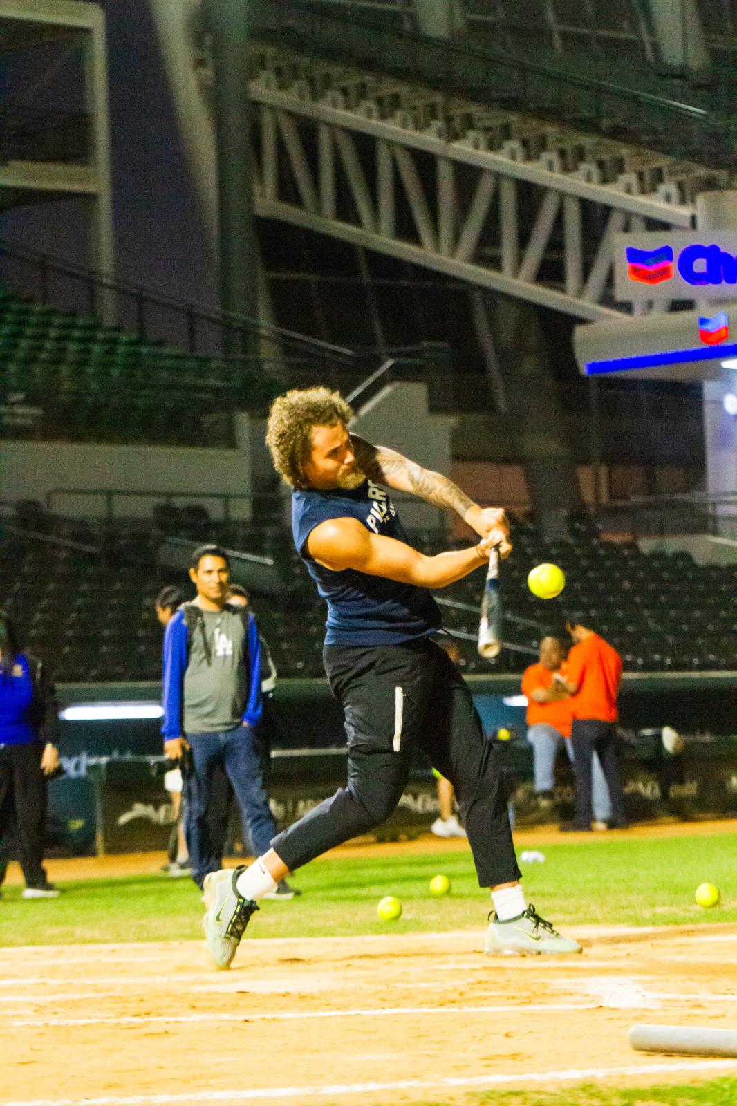 $!Pioneros de Los Mochis invade el Chevron Park