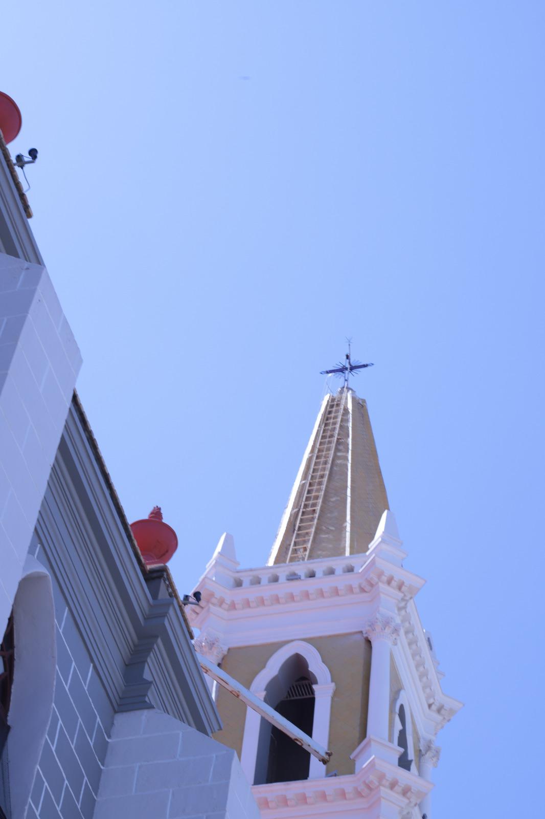 $!Urge Obispo a reparar los pararrayos de la Catedral de Mazatlán