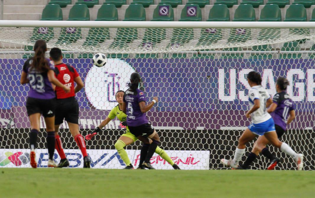 $!Rayadas hunden más al Mazatlán Femenil al golearlo 3-0 en el Kraken