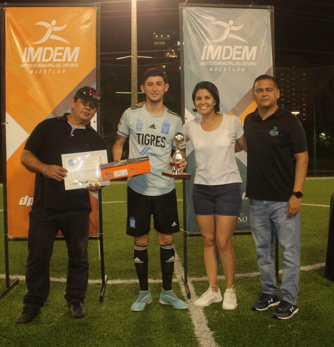 $!Premian a lo mejor de las ligas de futbol del Kilómetro Cero