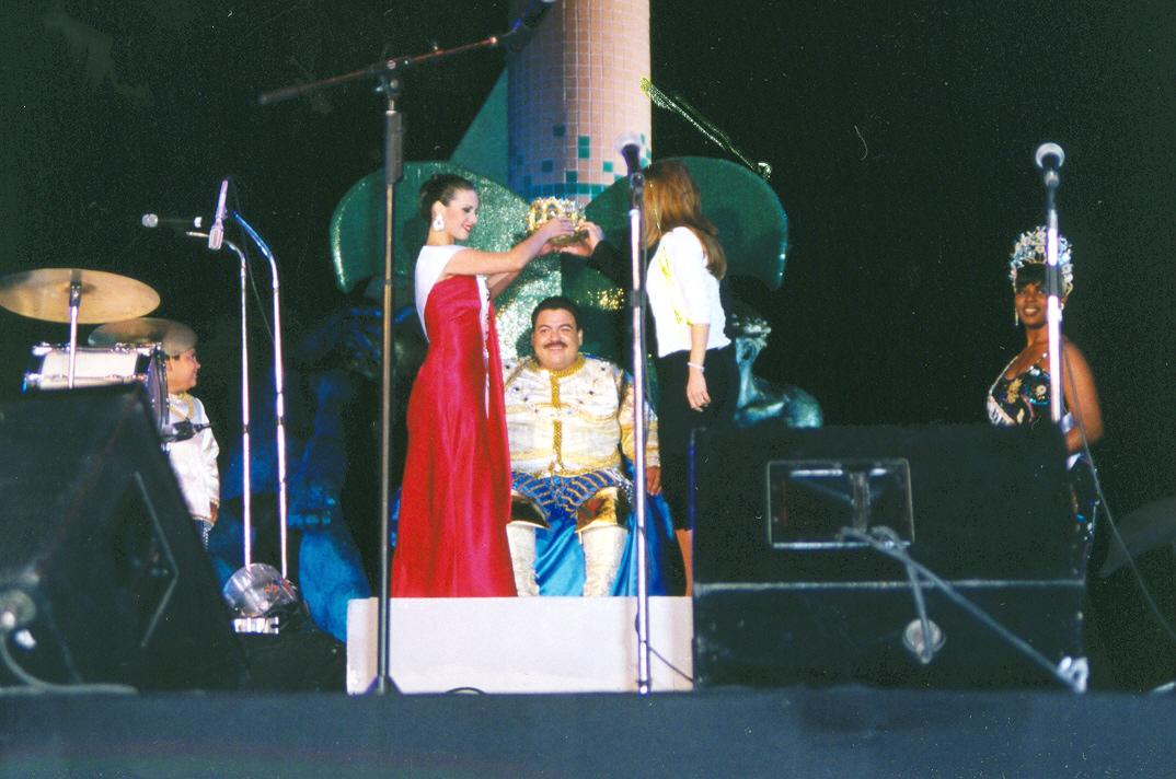 $!Julio Preciado fue coronado en el año 2000, durante El Carnaval del Milenio.
