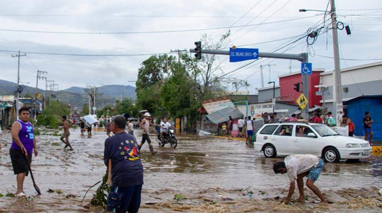 Puerto de Acapulco sufrió los efectos del huracán Otis, considerado como uno de los más devastadores de los últimos años.