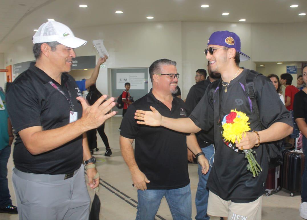 $!Marco Verde es recibido como héroe en Mazatlán