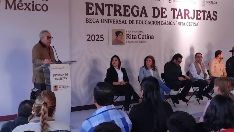 La Secretaria de Educación, Gloria Himelda Félix Niebla, detalló que este acercamiento se realiza en apego a otorgarles a los migrantes retornados una repatriación digna.