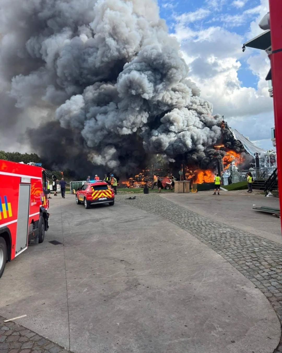 $!Equipos de respuesta intentando sofocar el fuego.