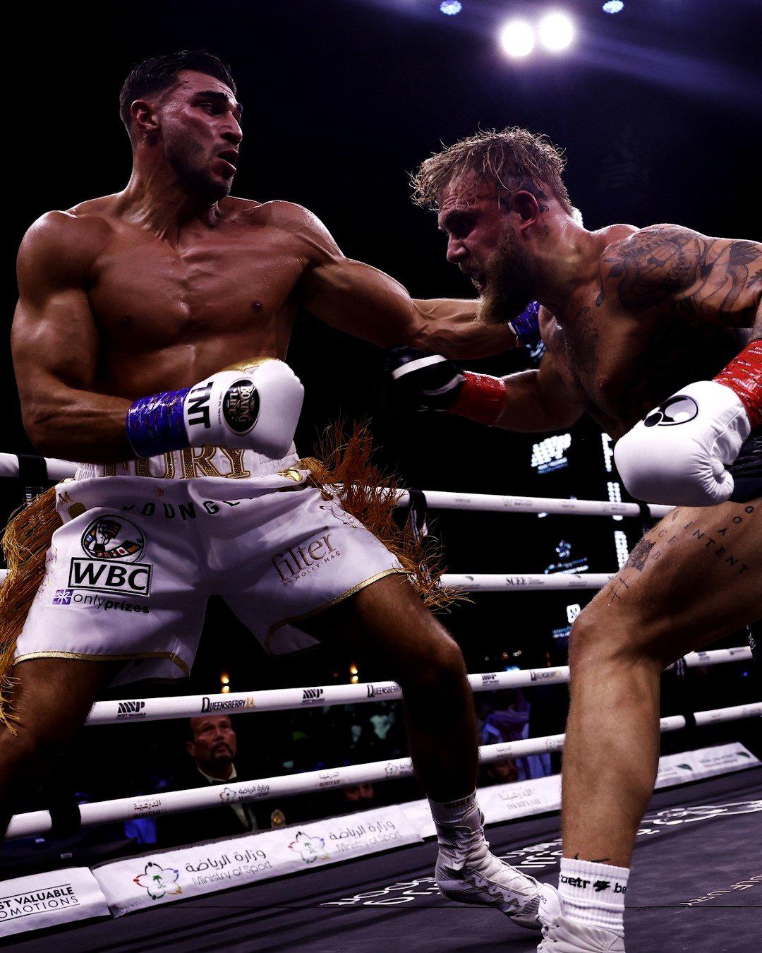 $!Tommy Fury le quita lo invicto a Jake Paul
