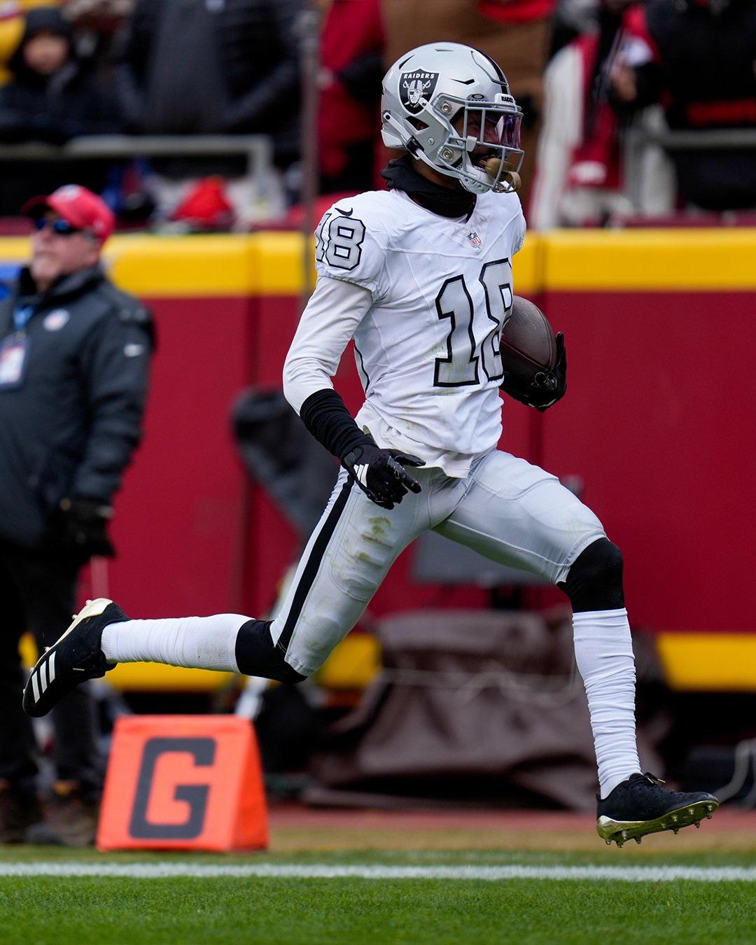 $!Raiders le amarga la Navidad a Chiefs