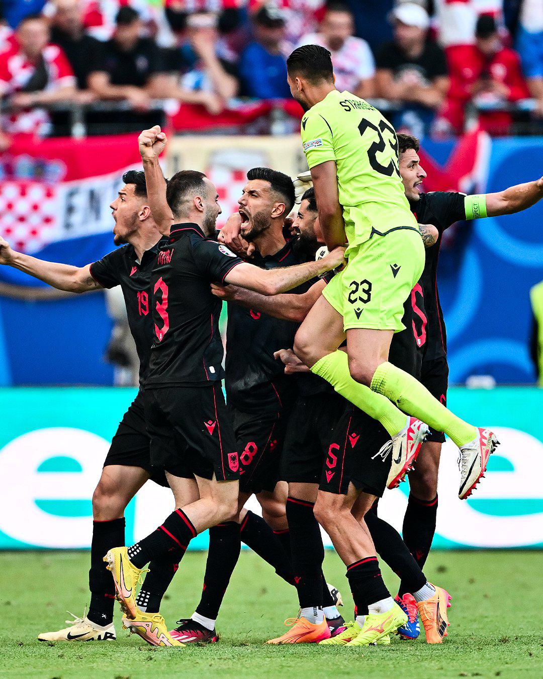 $!Electrizante empate entre Croacia y Albania