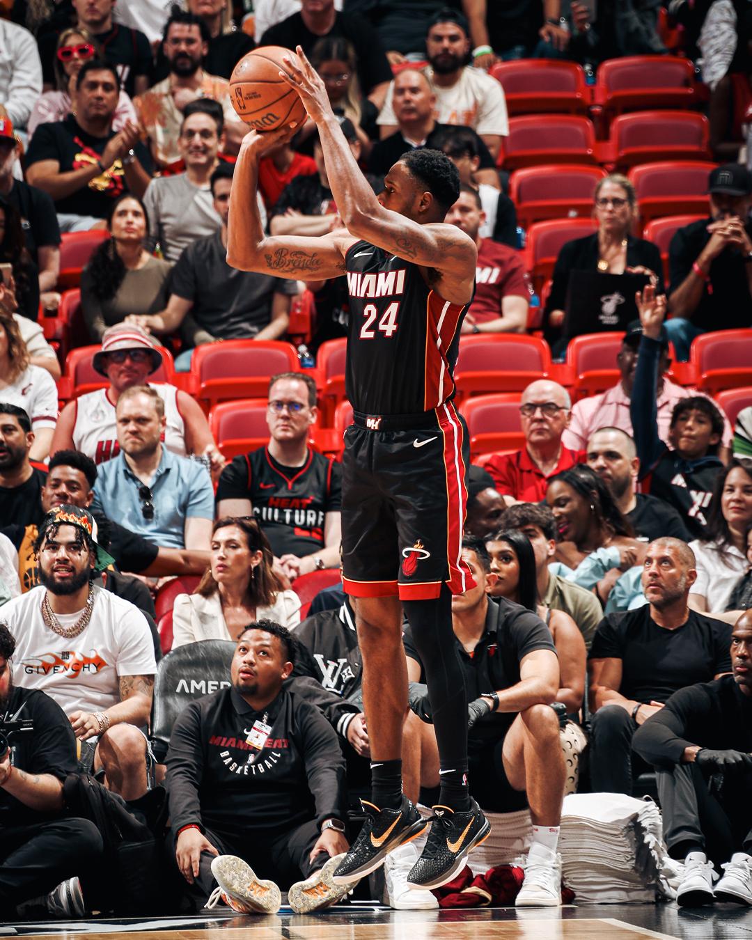 $!El Heat logra la mayor ventaja en más de una década; supera a los Cavaliers 121-84