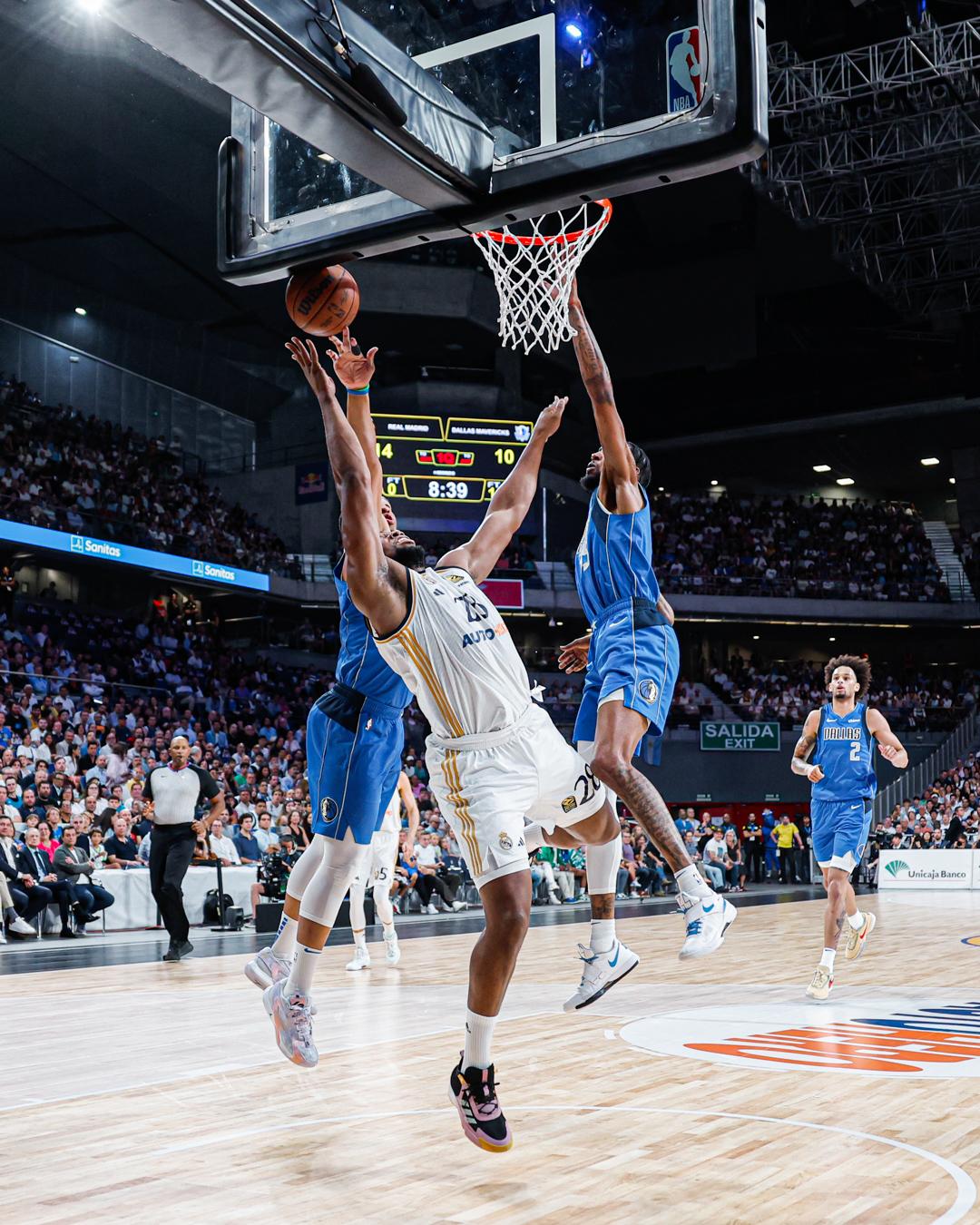 $!El Real Madrid se lleva la victoria ante Dallas en la fiesta incompleta de Luka Doncic