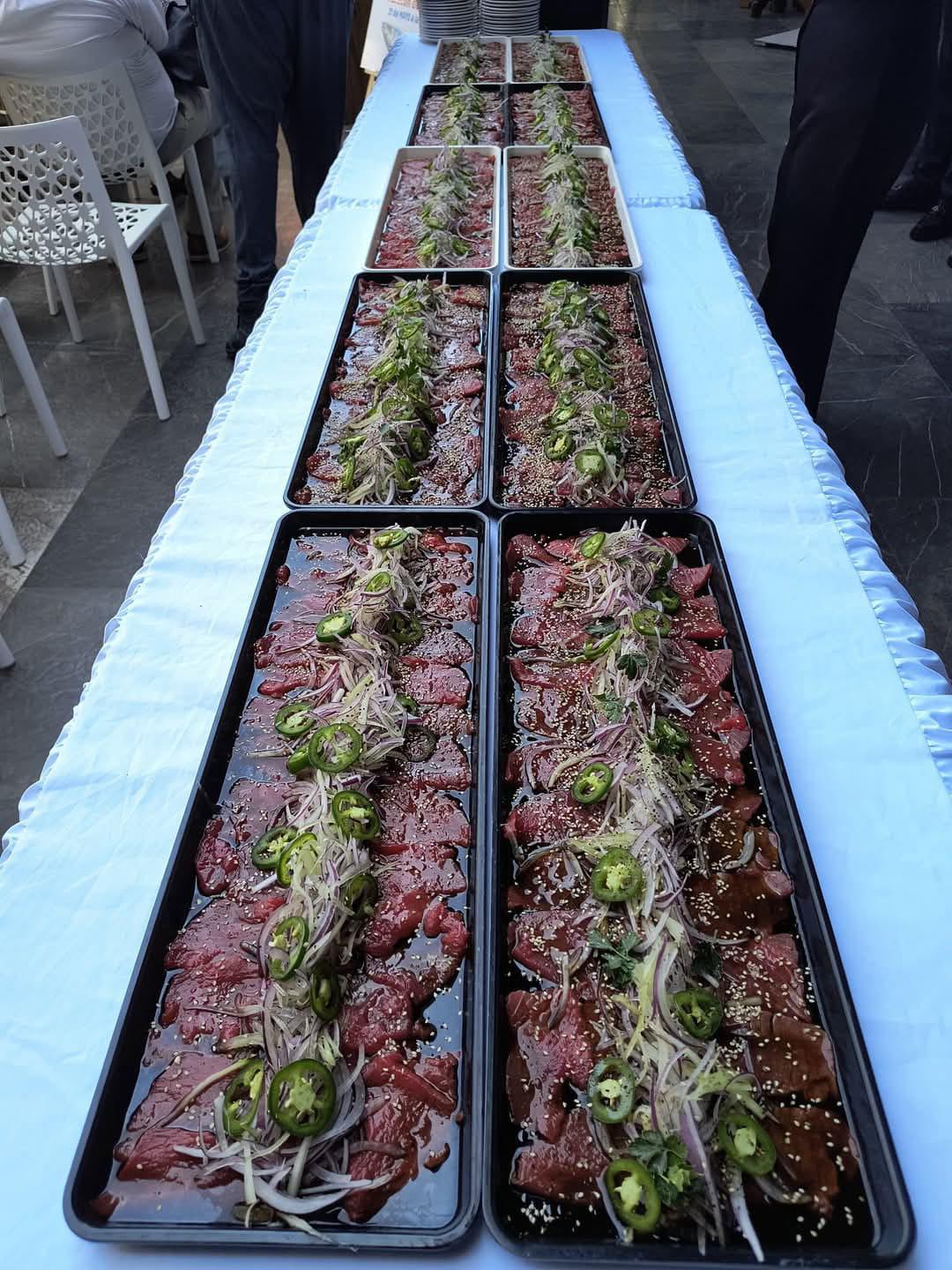 $!Mazatlán va por Récord Guinness con un kilómetro de sashimi de atún