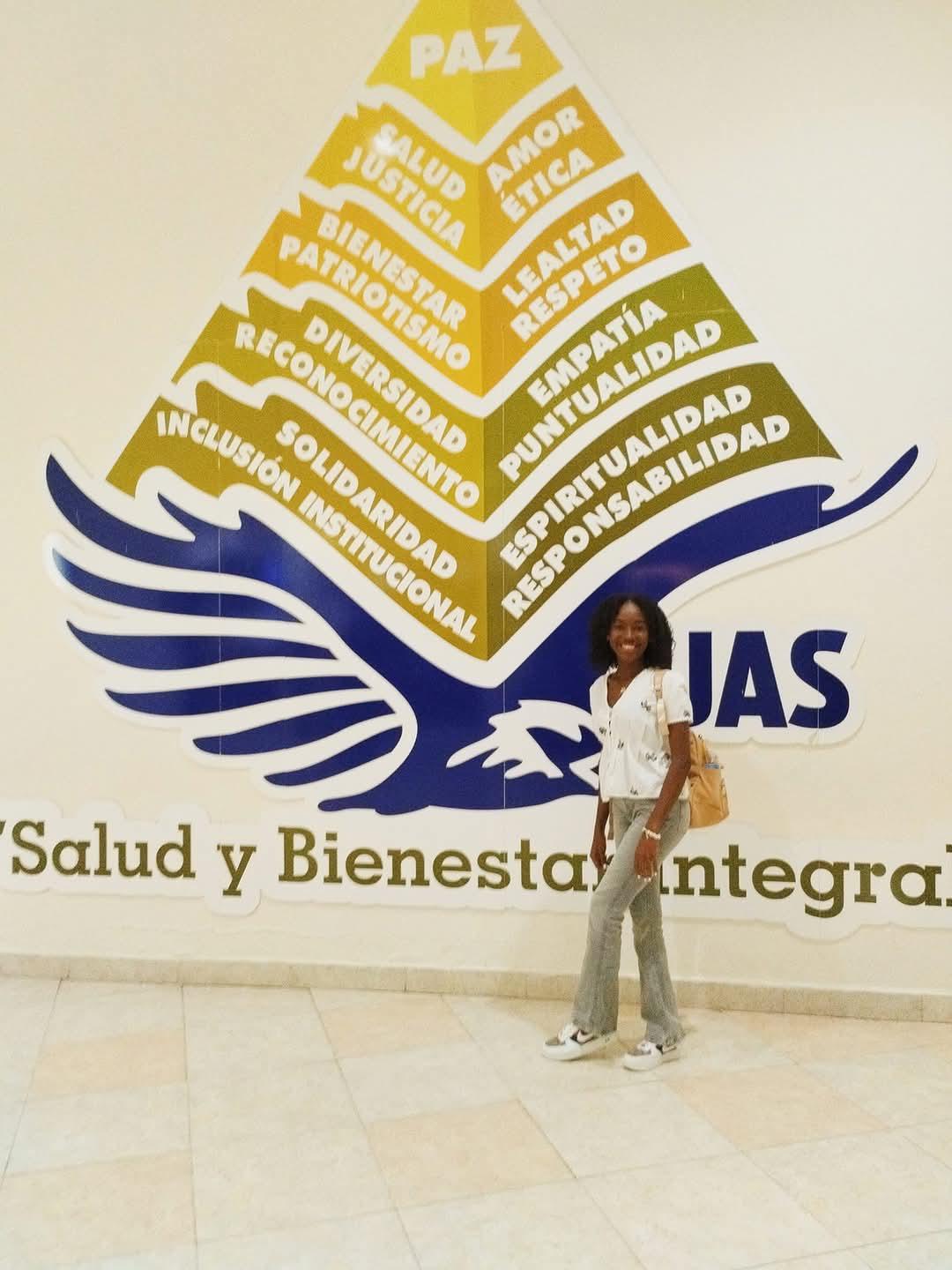 $!En Culiacán, Jovline, joven de Haití, cumplió su sueño de estudiar la universidad