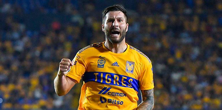 André-Pierre Gignac marca de penal el gol.