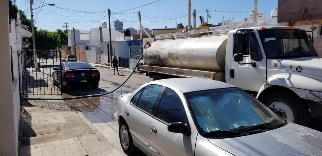 $!Mazatlán sufre ya desabasto de agua por reparación de canal de la Conagua