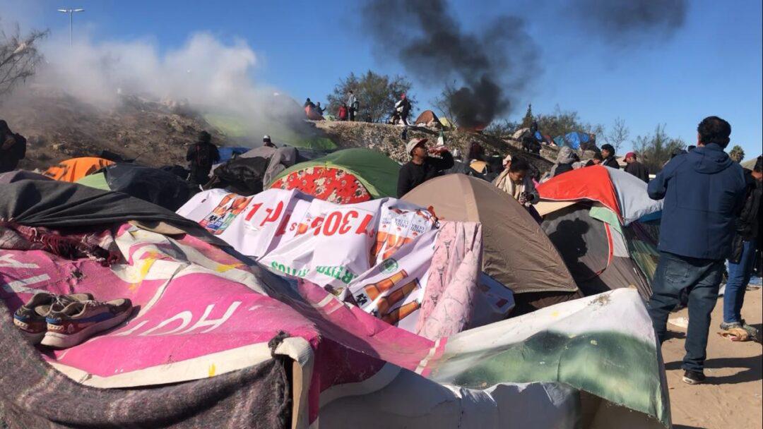 $!‘A ellos no les vamos a abrir...’: ¿Qué pasó la noche del incendio en la estancia migratoria en Ciudad Juárez?