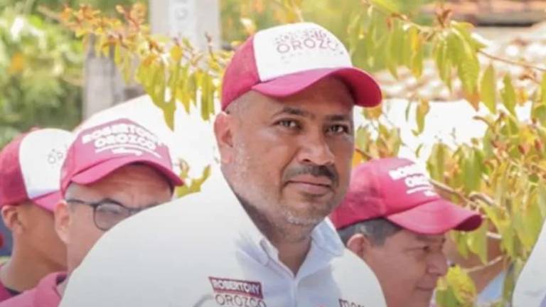 El candidato de Morena y su equipo fueron atacados a tiros por sujetos armados.