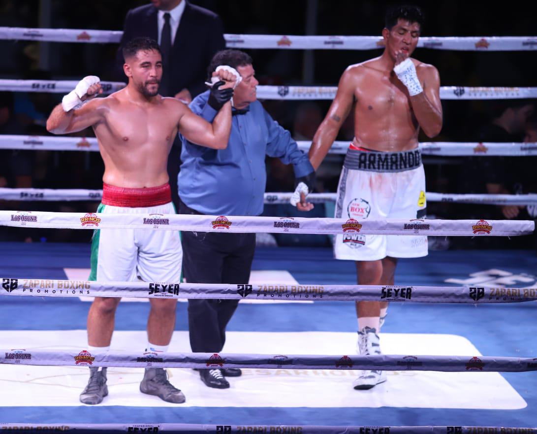 $!Feroz triunfo de Juan Estrada en velada de box Sangre Nueva 2