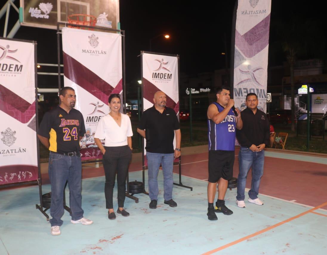 $!Inauguran y premian en Liga de Basquetbol de Real del Valle