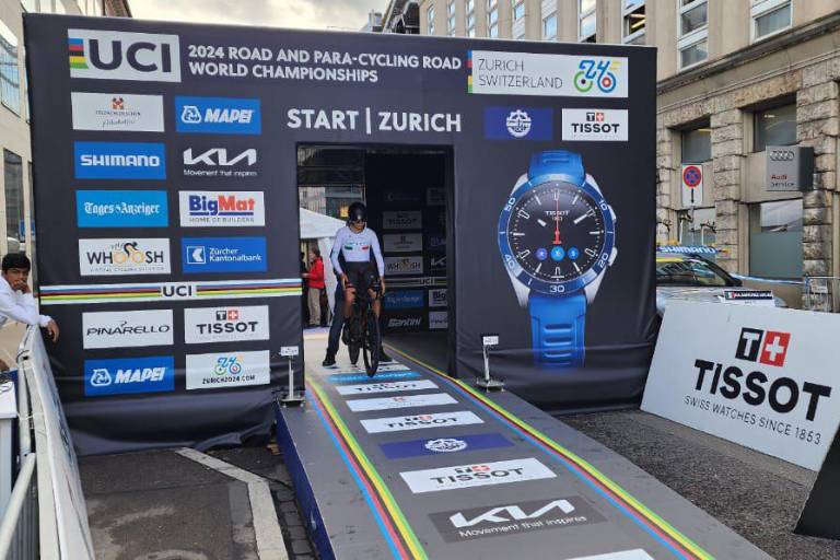 Isaac del Toro consigue histórico Top 12 en Campeonato Mundial de Ciclismo de Ruta 2024