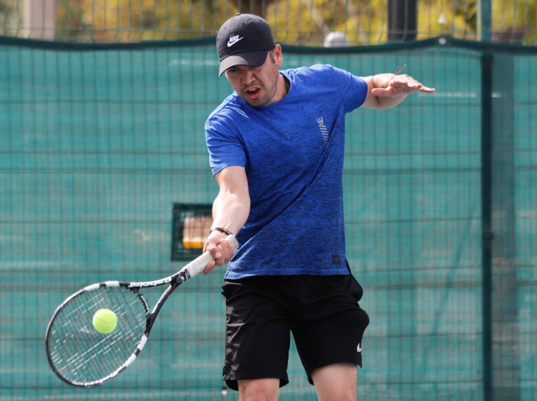 $!Guillermo Lizárraga se impuso 6-0 a Fabricio Ríos, en la categoría Novatos del Torneo de Tenis Primavera, con sede en Kilómetro Cero.