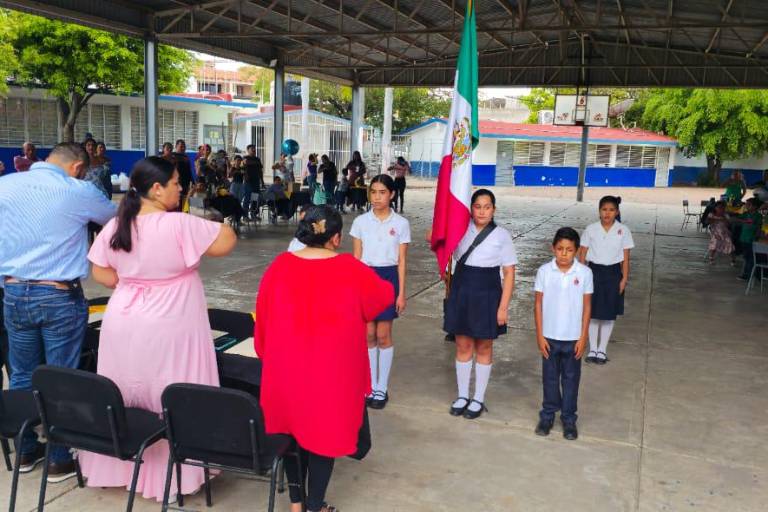 Primaria Antonio Rosales de El Rosario realiza su ceremonia de clausura
