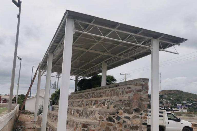 Construye PIDS techumbre en cancha de futbol de El Huitussi, en Guasave