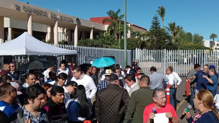 Artículo 19 pide a funcionarios de la UAS un alto por hostigamiento a periodistas en Sinaloa