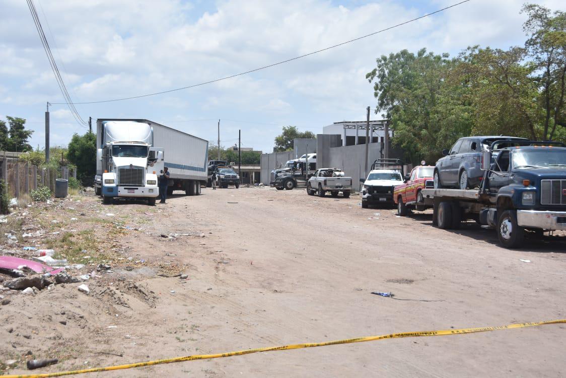 $!Aseguran vehículos de la propiedad donde fue abatido ‘El Chore’