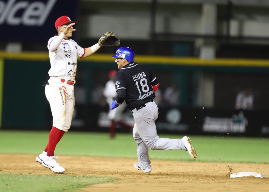 $!Venados de Mazatlán deja tendido a Charros de Jalisco en feria de carreras