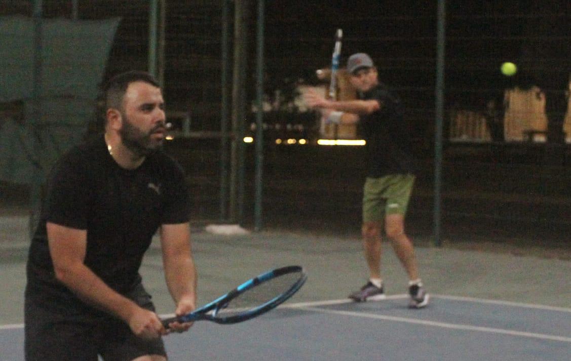 $!Medrano y Watson suman doble triunfo en Torneo Relámpago de Tenis Felipe Hernández