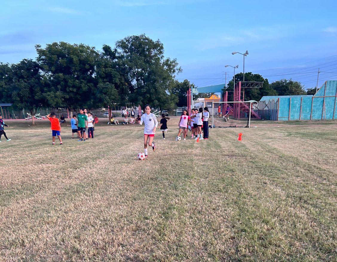 $!Da frutos el nuevo espacio de la Escuela de Futbol Imdem