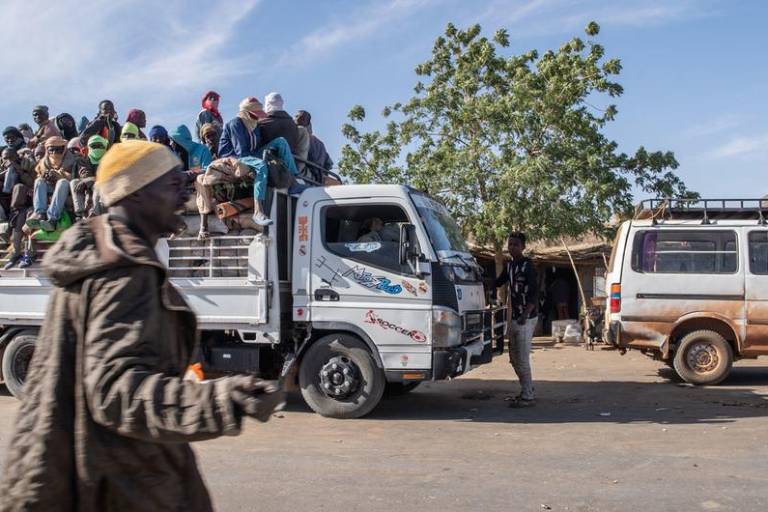 Migrantes que se dirigen al Mediterráneo se enfrentan a riesgos extremos en toda África