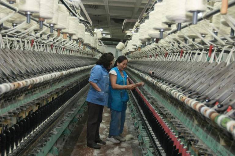 La pandemia frenará a la economía durante los dos próximos años, prevé el Banco Mundial