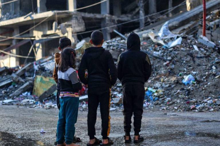 Se tardará años en retirar casi 23 millones de toneladas de escombros en Gaza