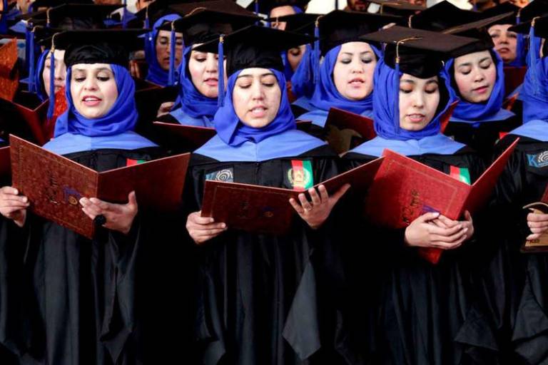 Tras condenar la prohibición de los talibanes a las mujeres de ir a la universidad, la ONU pide su revocación inmediata