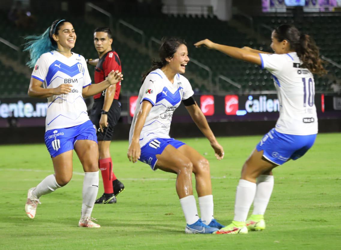 $!Rayadas hunden más al Mazatlán Femenil al golearlo 3-0 en el Kraken