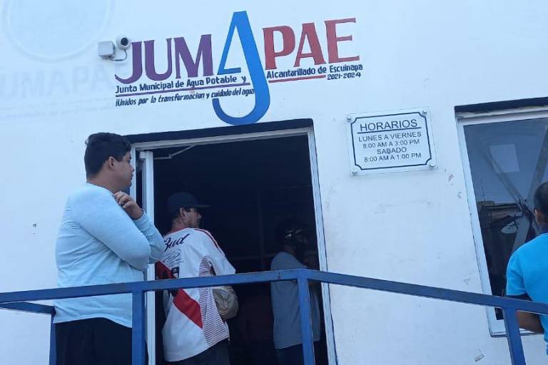 Adeudan parte del aguinaldo a trabajadores de Jumapae