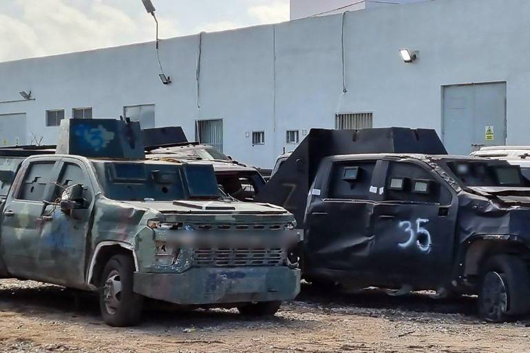 Destruye Fiscalía 50 vehículos con blindaje artesanal decomisados solo en el mes de julio en Tamaulipas