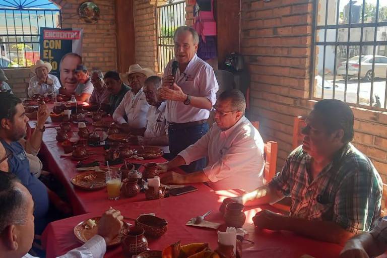 Acude Sergio ‘El Pío’ Esquer a Escuinapa a reunirse con sectores productivos